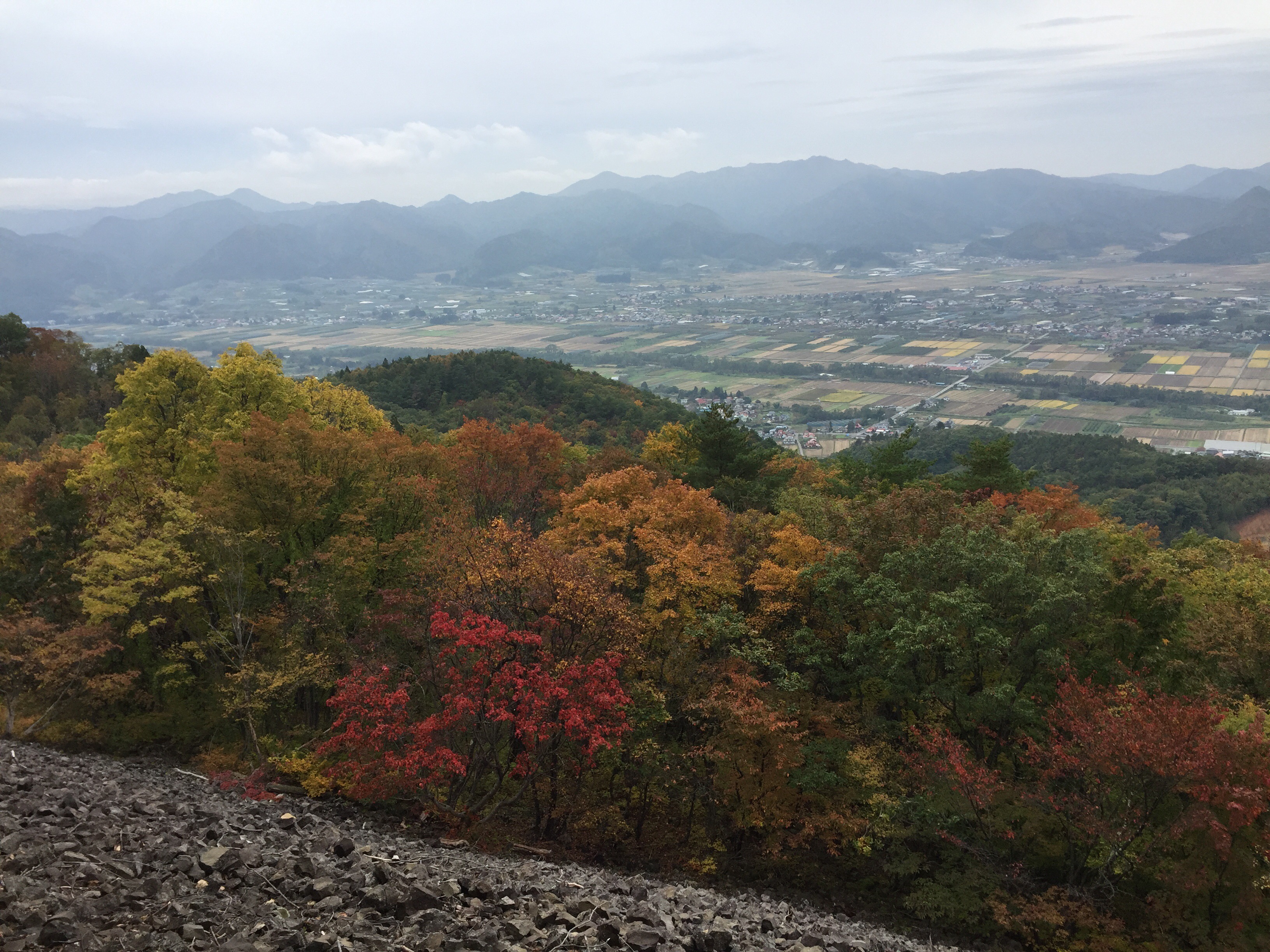 山形百名山　三吉山　岩海
